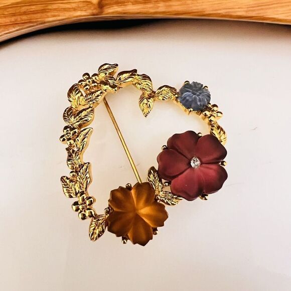 Vintage Monet Brooch Golden Heart Floral Frosted Colored Glass Flower 1156 - Picture 5 of 8